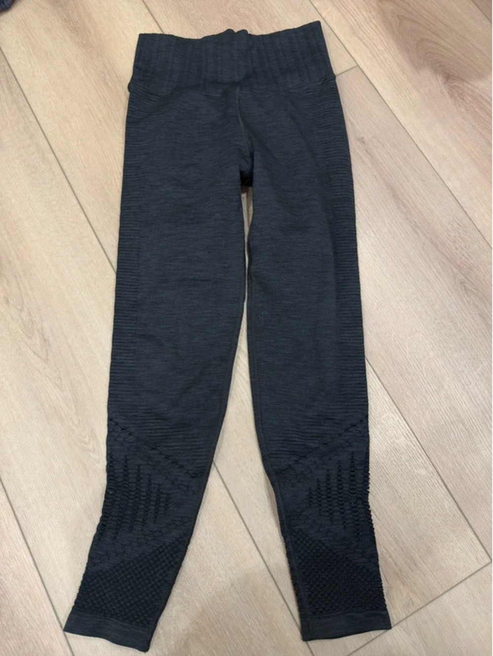 Athleta Seamless Black High Rise Full Length Leggings Mesh Cutout Detail